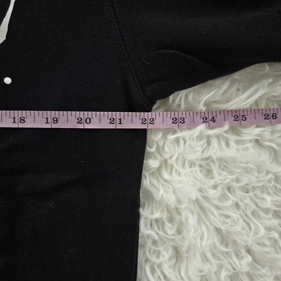 Tim Burton's The Nightmare Before Christmas Winter Sweatshirt. Black. Size XL. N - Picture 4 of 7